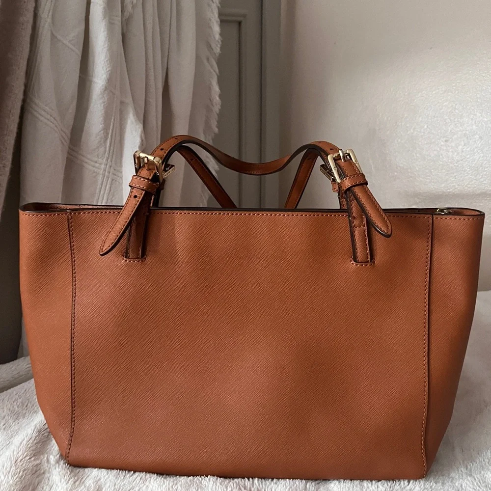 ✨Tory Burch York Tote✨ - Picture 2 of 16